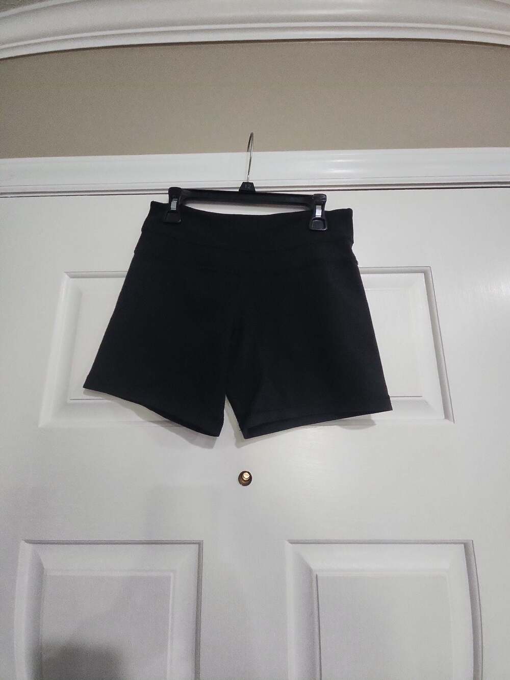 Lululemon Athletica Black Athletic Shorts with Liner